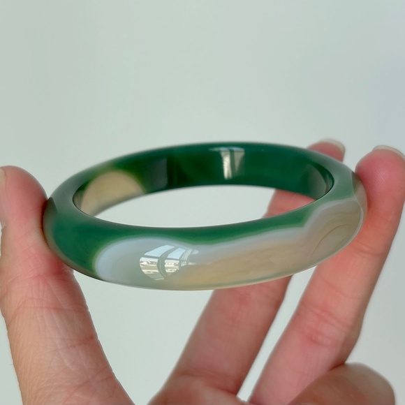 56mm Natural Green Agate Round Bangle BA123 - Picture 7 of 11